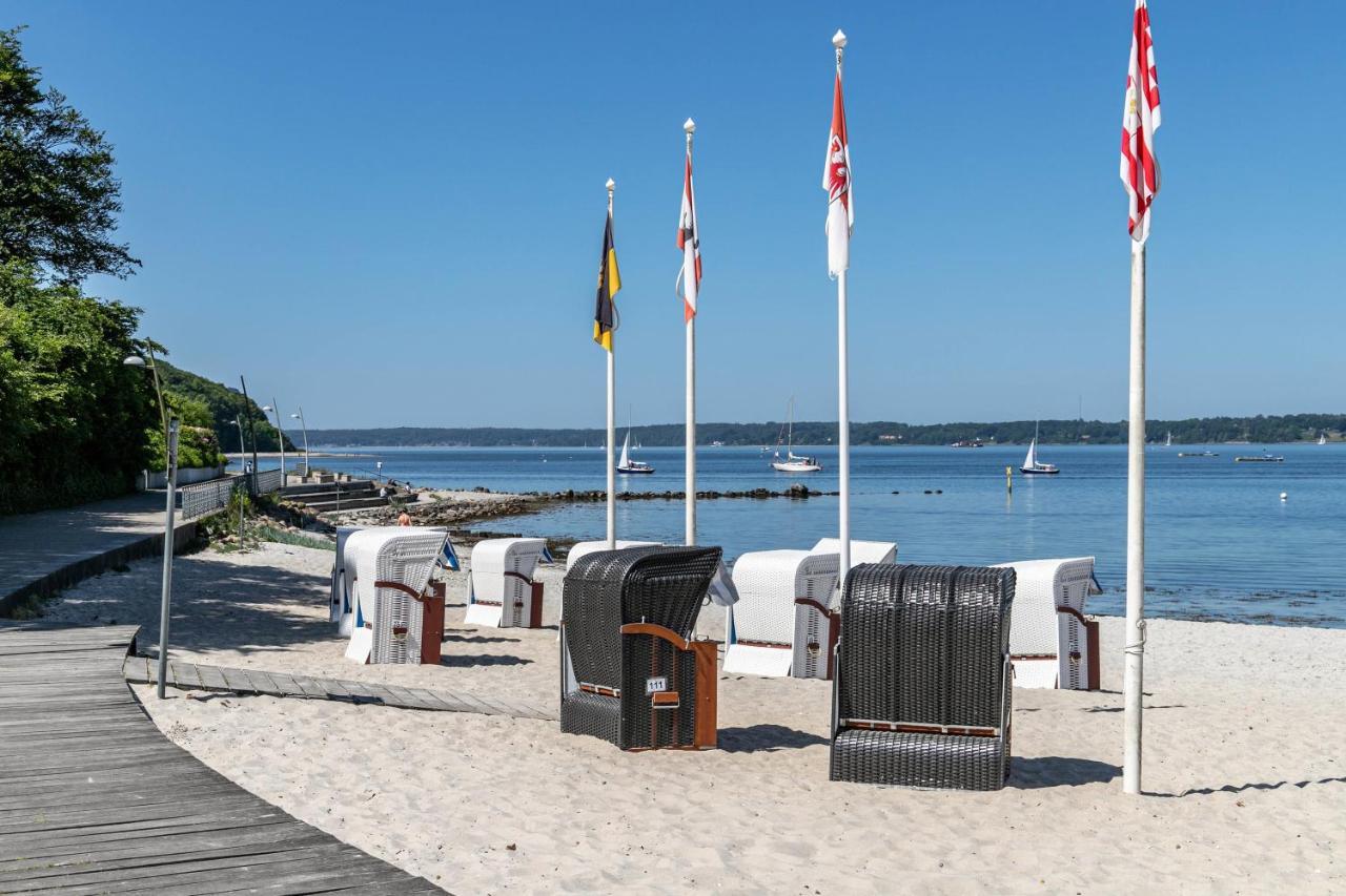 Mit Badestrand * Глюксбург